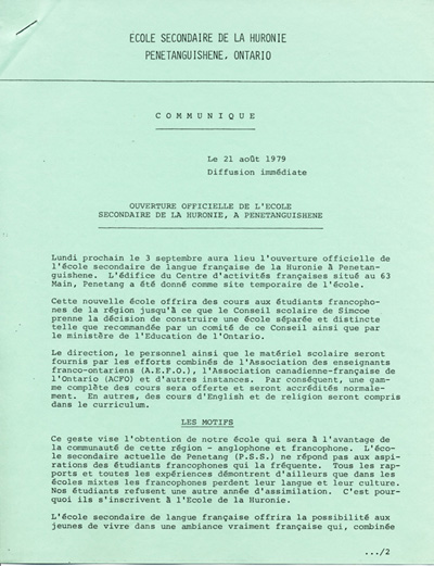 Reproduction de la premi&egrave;re page d’un communiqu&eacute; annon&ccedil;ant l’ouverture officielle de l’&eacute;cole secondaire de La Huronie &agrave; Penetanguishene (Ontario), 21 ao&ucirc;t 1979.