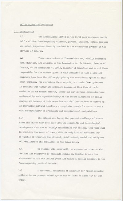 Reproduction de la premi&egrave;re page du m&eacute;moire soumis au Comit&eacute; provincial sur les buts et objectifs de l’&eacute;ducation dans les &eacute;coles de l’Ontario par l’Association canadienne-fran&ccedil;aise d’&eacute;ducation d’Ontario (ACFEO), l’Association des enseignants franco-ontariens (AEFO), l’Association des commissions des &eacute;coles bilingues de l’Ontario (ACEBO), la F&eacute;d&eacute;ration des associations de parents et instituteurs de langue fran&ccedil;aise de l’Ontario (FAPI), l’Association franco-ontarienne des inspecteurs de l’enseignement bilingue et des professeurs de l’&eacute;cole normale (AFOIEBPEN), d&eacute;cembre 1965.