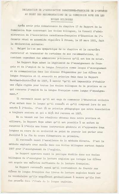Reproduction de la premi&egrave;re page de la D&eacute;claration de l’Association canadienne-fran&ccedil;aise de l’Ontario au sujet des recommandations de la Commission Hope sur les &eacute;coles bilingues, 28 mars 1951.
