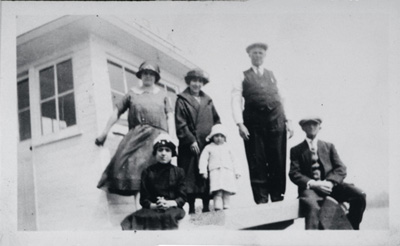 Reproduction d’une photographie de passagers du bateau reliant Ottawa et Rockland (Ontario), 1939.