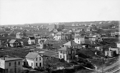 Reproduction d’une photographie de la ville de Haileybury (Ontario), prise par Photo J. P. Beauvais, ca 1914.
