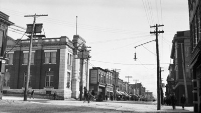 Reproduction d’une photographie de la rue Main &agrave; North Bay (Ontario), 11 mars 1914.